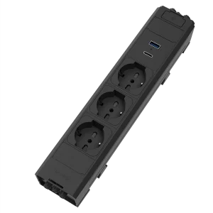 Multipresa in tecnopolimero autoestinguente con 3 prese tipo Unel, 1 USB tipo A e 1 USB tipo C